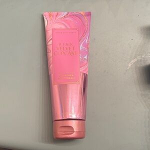 Bath & Body Works Pink Velvet Cupcake Ultra Shea Body Cream